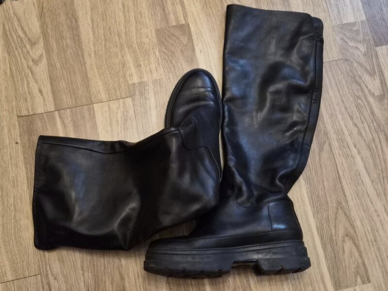 Vand cizme lungi Max Mara, marimea 36 1/2, piele naturala, pret neg.